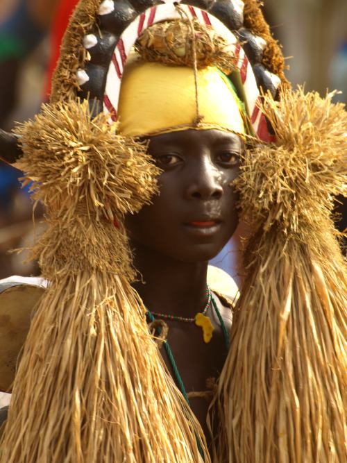 El carnaval pobre y alegre de África - África conflictos olvidados