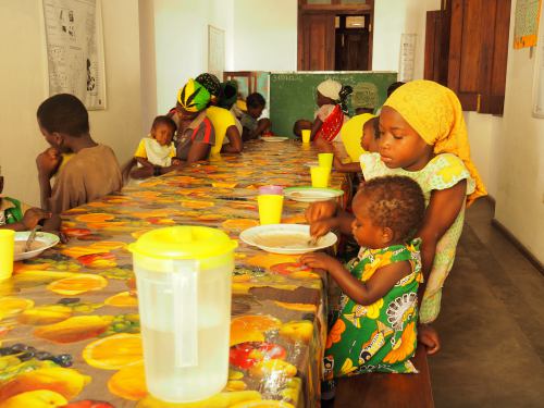 Una fundación catalana combate la desnutrición infantil en la isla mozambiqueña de Ibo