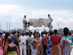 Familias rotas y estigma social: el zarpazo del ébola golpea Uganda